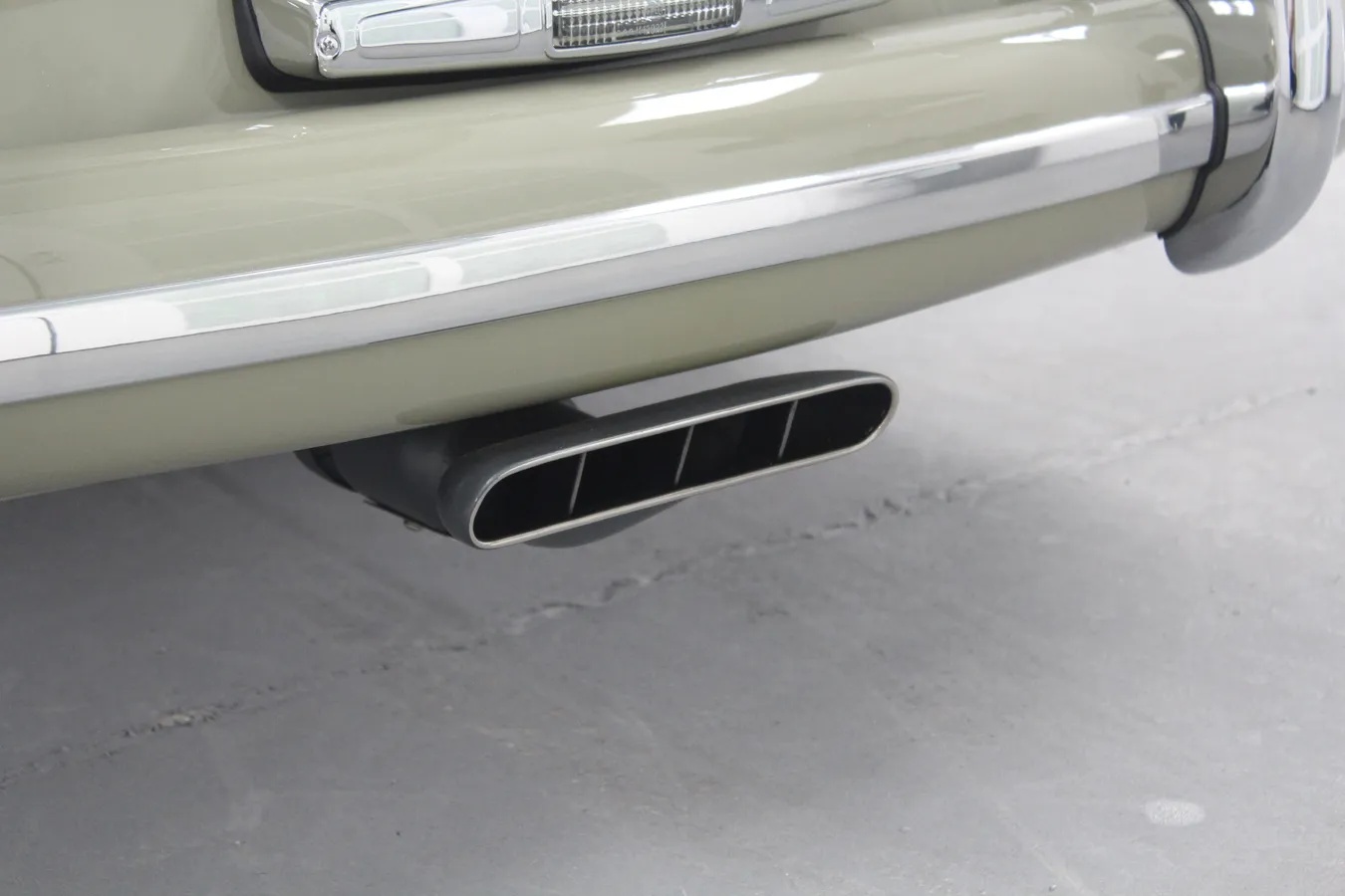 Porsche-356a-1957-Stone-Gray-Ox-Blood-Red-14