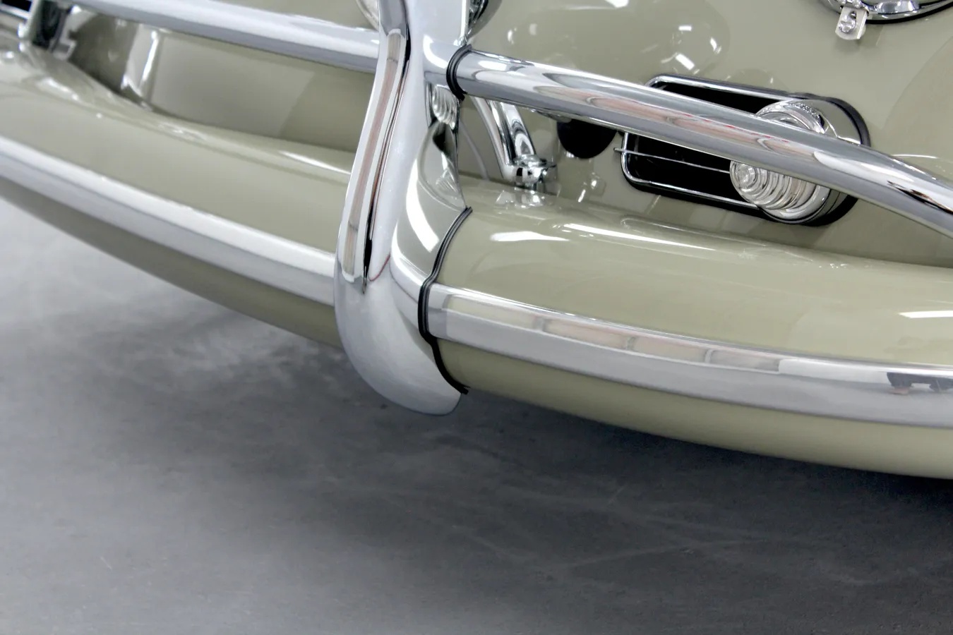 Porsche-356a-1957-Stone-Gray-Ox-Blood-Red-16