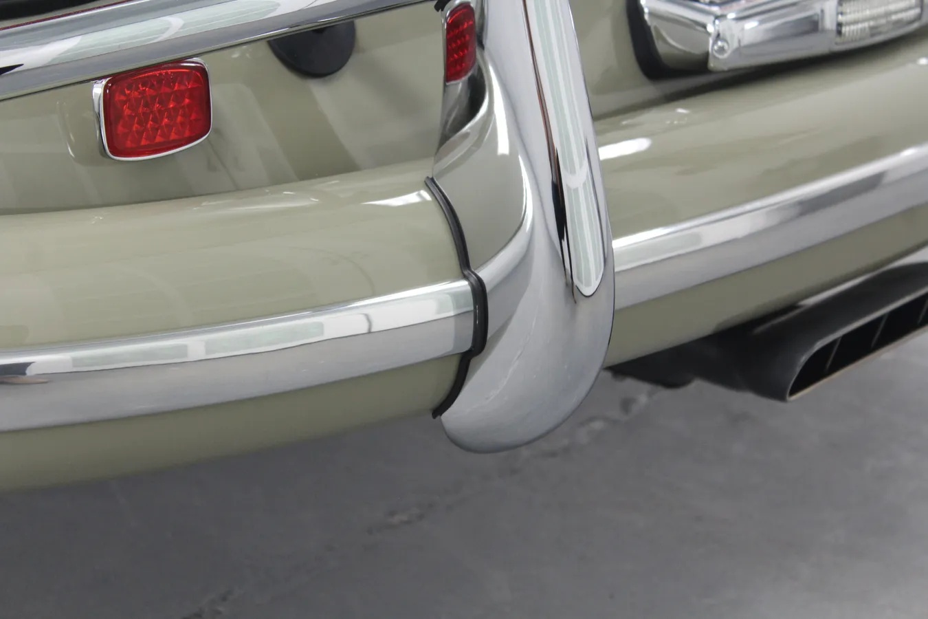 Porsche-356a-1957-Stone-Gray-Ox-Blood-Red-7