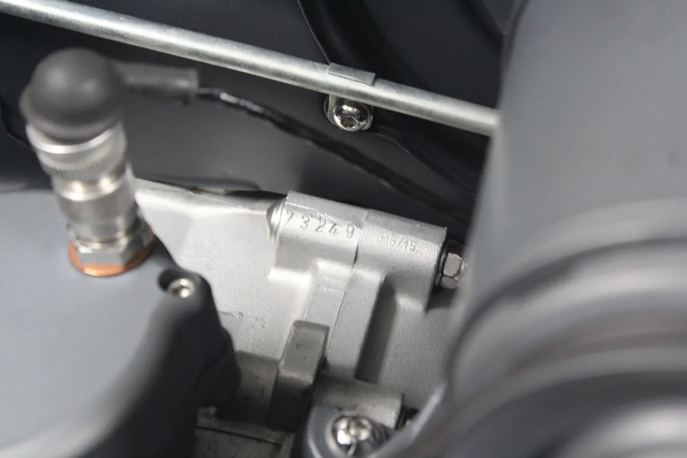 Porsche-356a-1957-Stone-Gray-Ox-Blood-Red-9