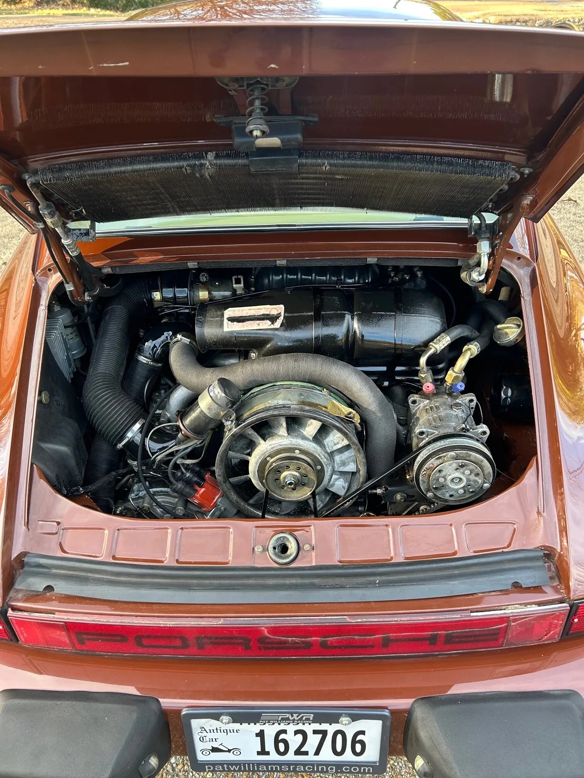 Porsche-911-1977-Bitter-Chocolate-Tan-10
