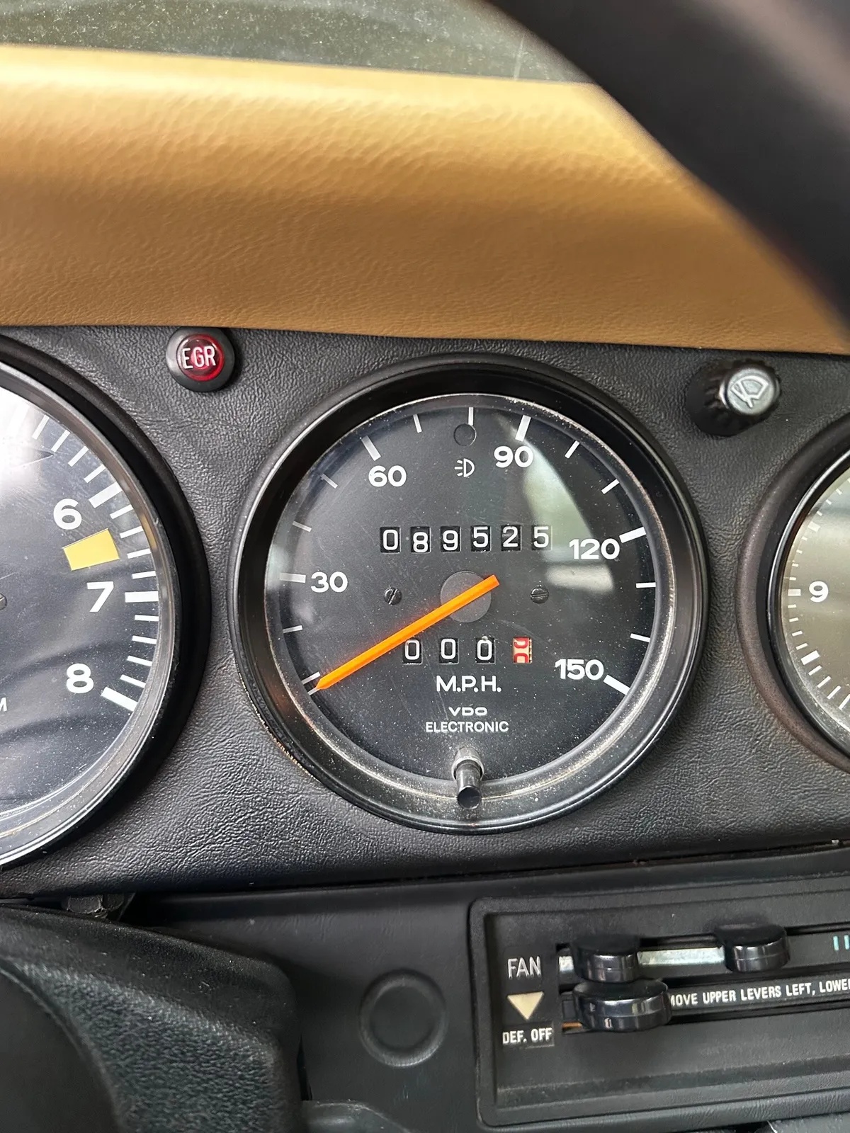 Porsche-911-1977-Bitter-Chocolate-Tan-16