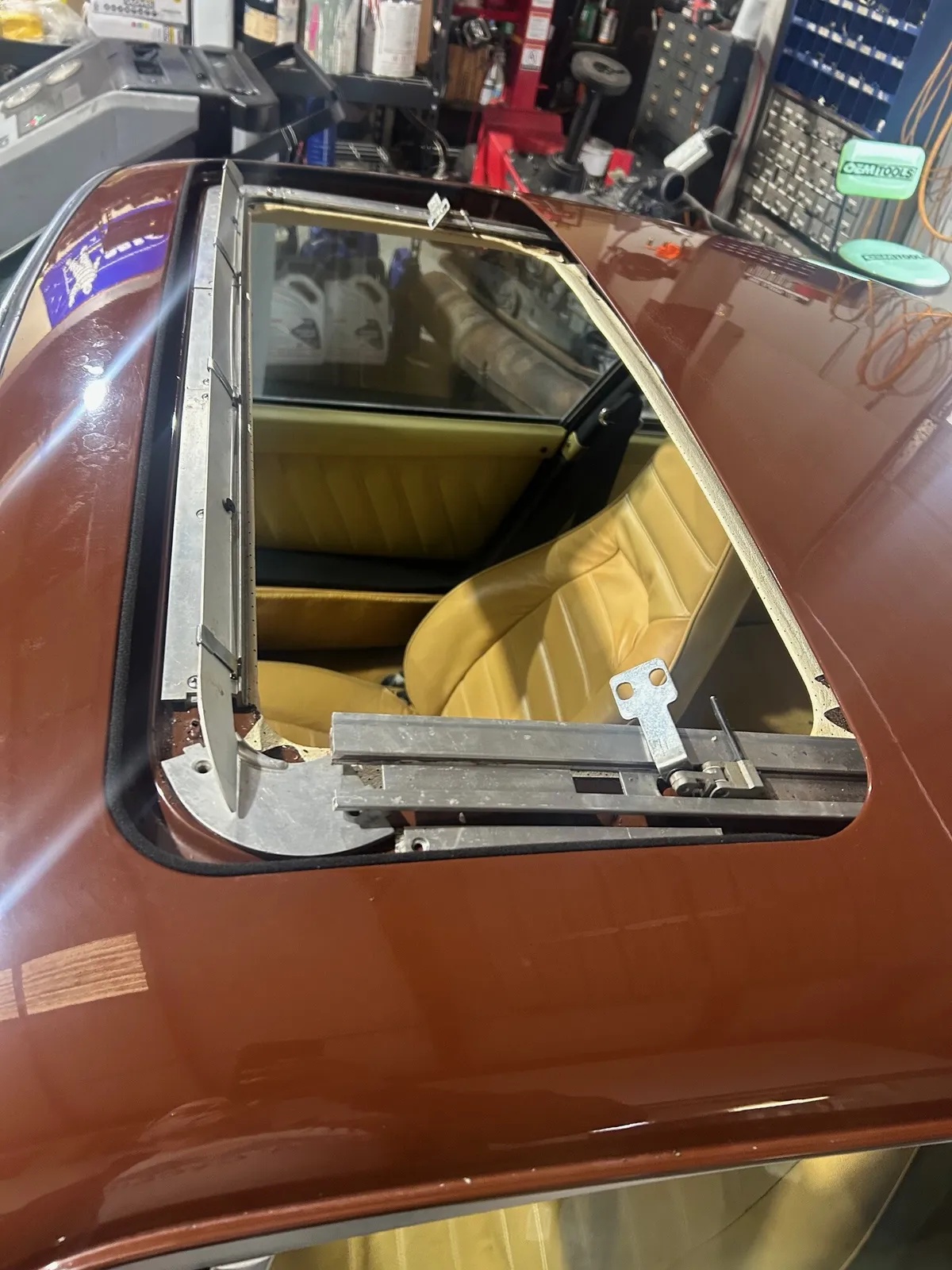 Porsche-911-1977-Bitter-Chocolate-Tan-17