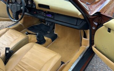 Porsche-911-1977-Bitter-Chocolate-Tan-3