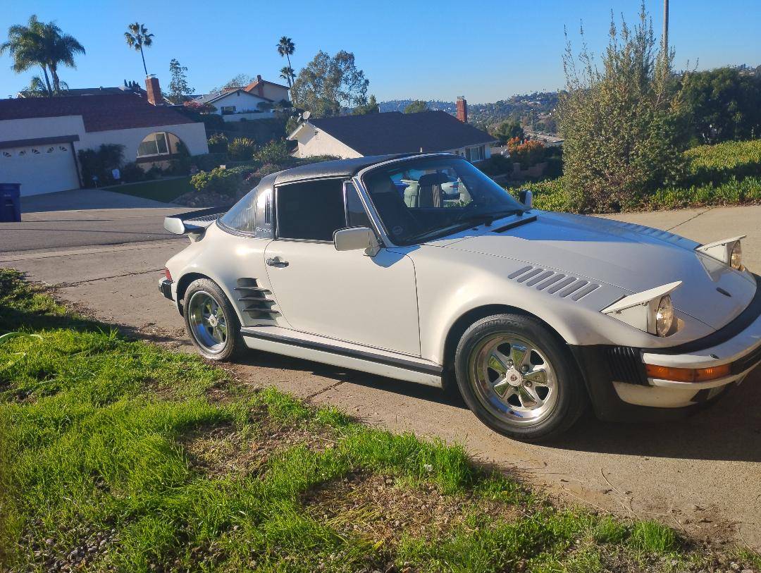 Porsche-911-carrera-1985-white-1