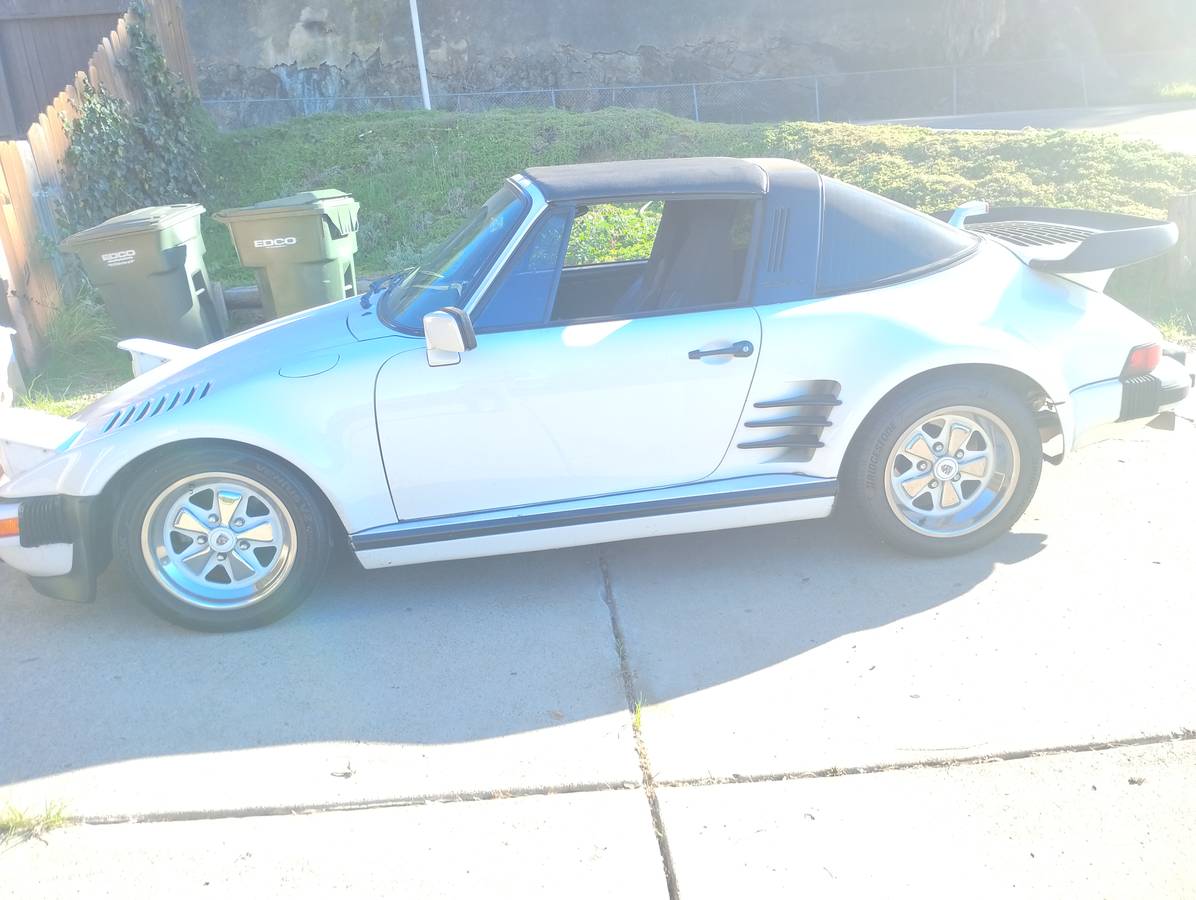 Porsche-911-carrera-1985-white