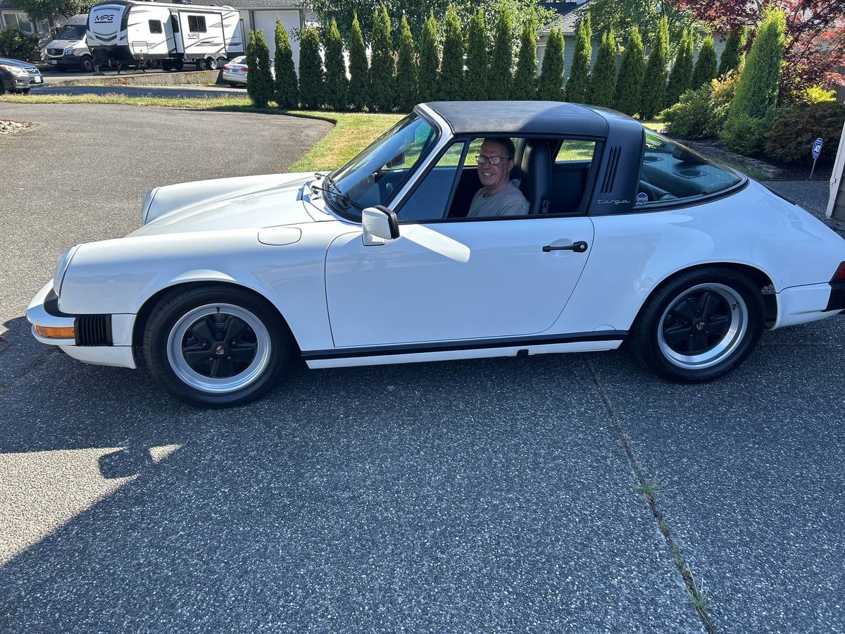 Porsche-911-carrera-1987-white-11