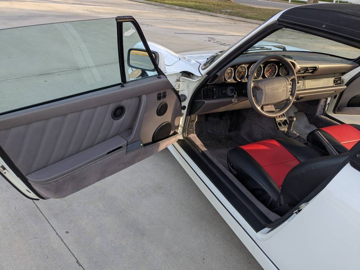 Porsche-911-carrera-4-1991-white-17