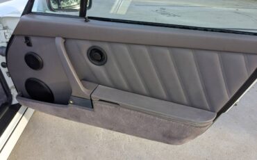 Porsche-911-carrera-4-1991-white-18