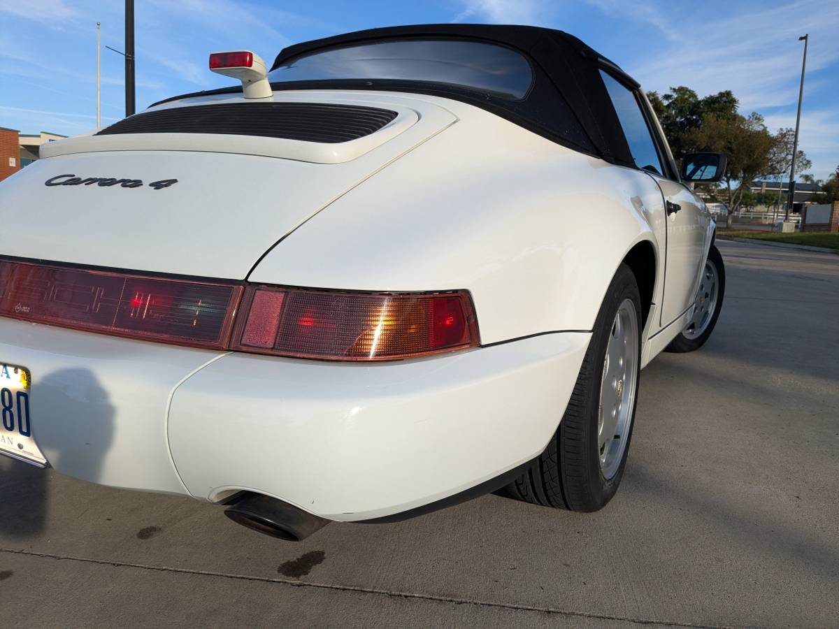 Porsche-911-carrera-4-1991-white-21