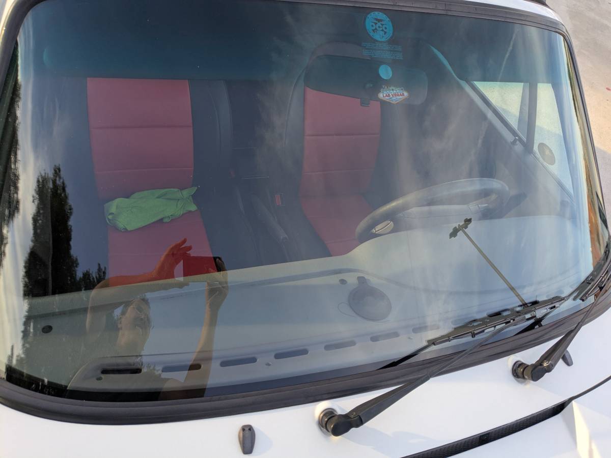 Porsche-911-carrera-4-1991-white-4