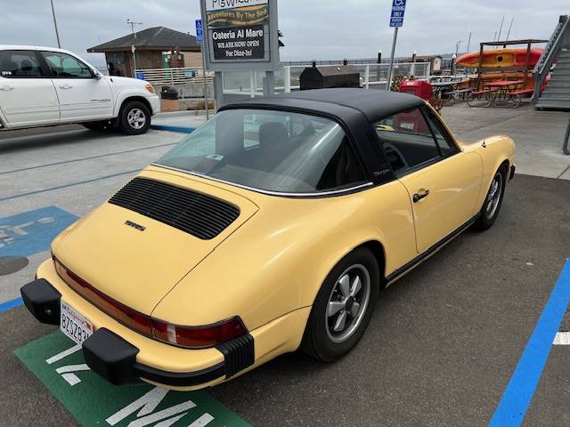 Porsche-911-s-targa-1976-custom-7