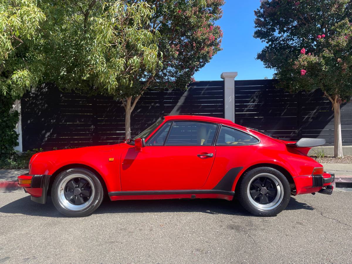 Porsche-911-turbo-1985-red