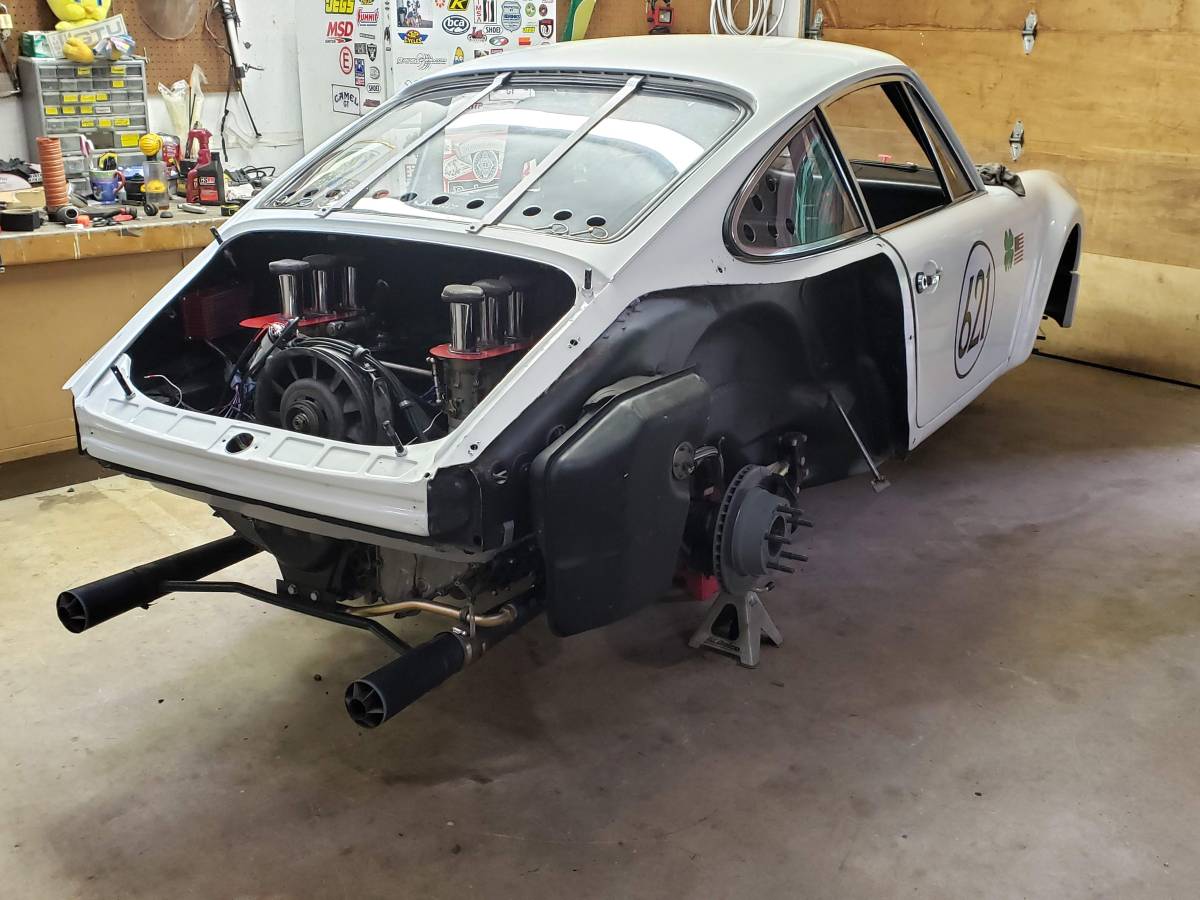 Porsche-911-vintage-racecar-1971-white-2