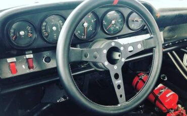 Porsche-911-vintage-racecar-1971-white-8