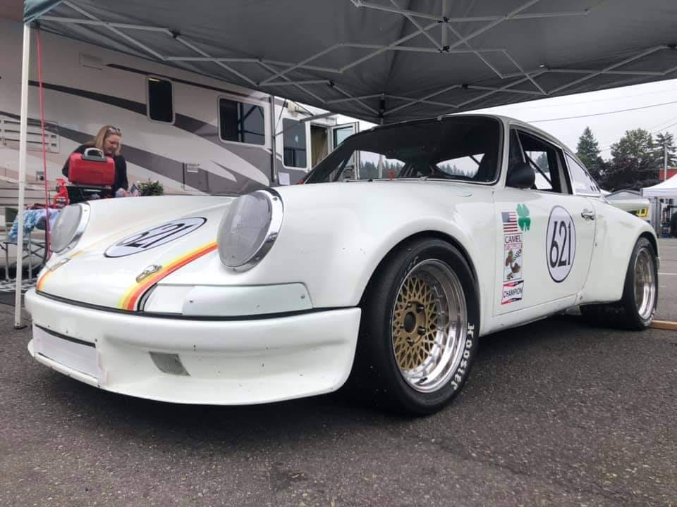 Porsche-911-vintage-racecar-1971-white