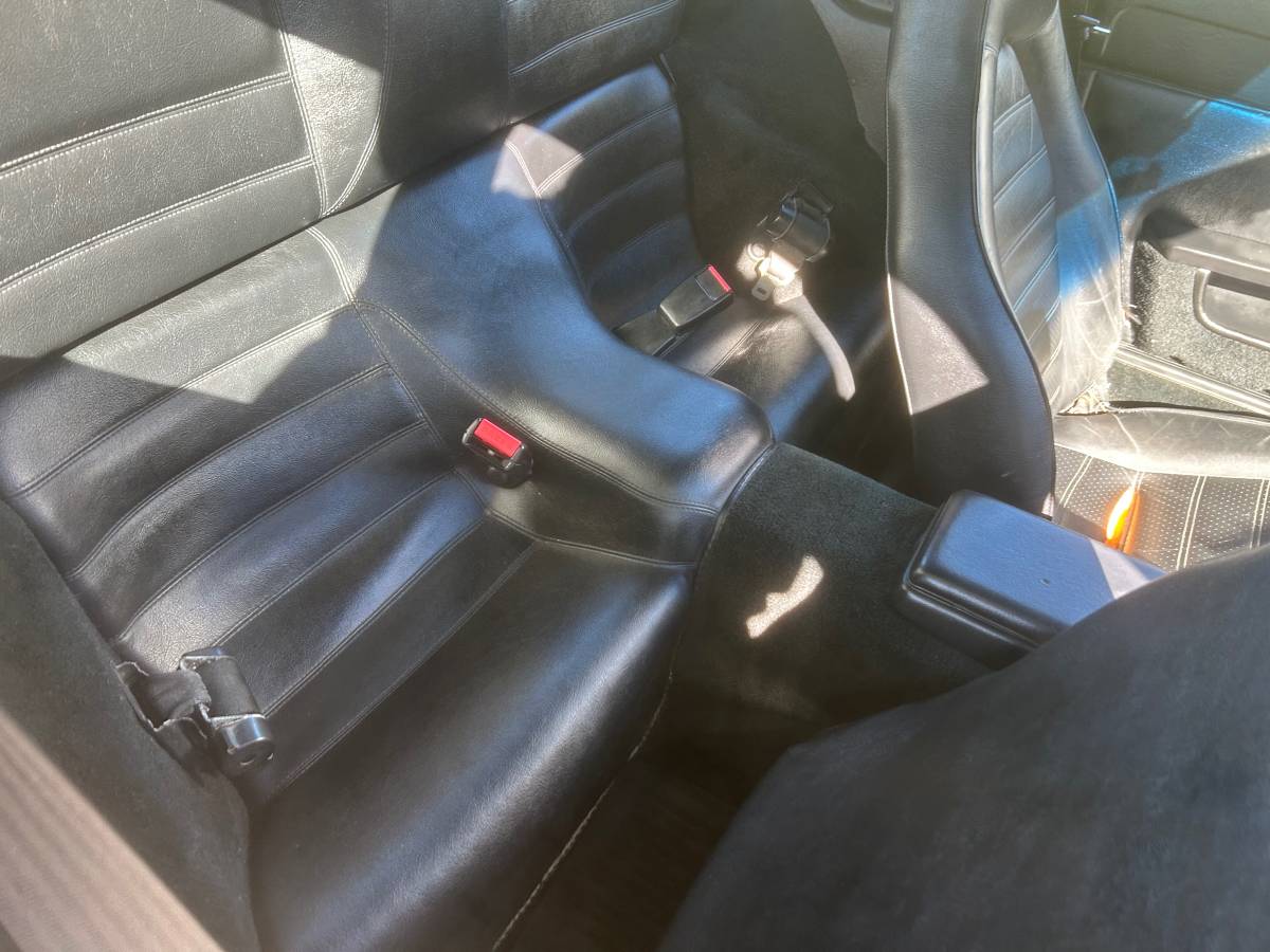 Porsche-924s-1988-11