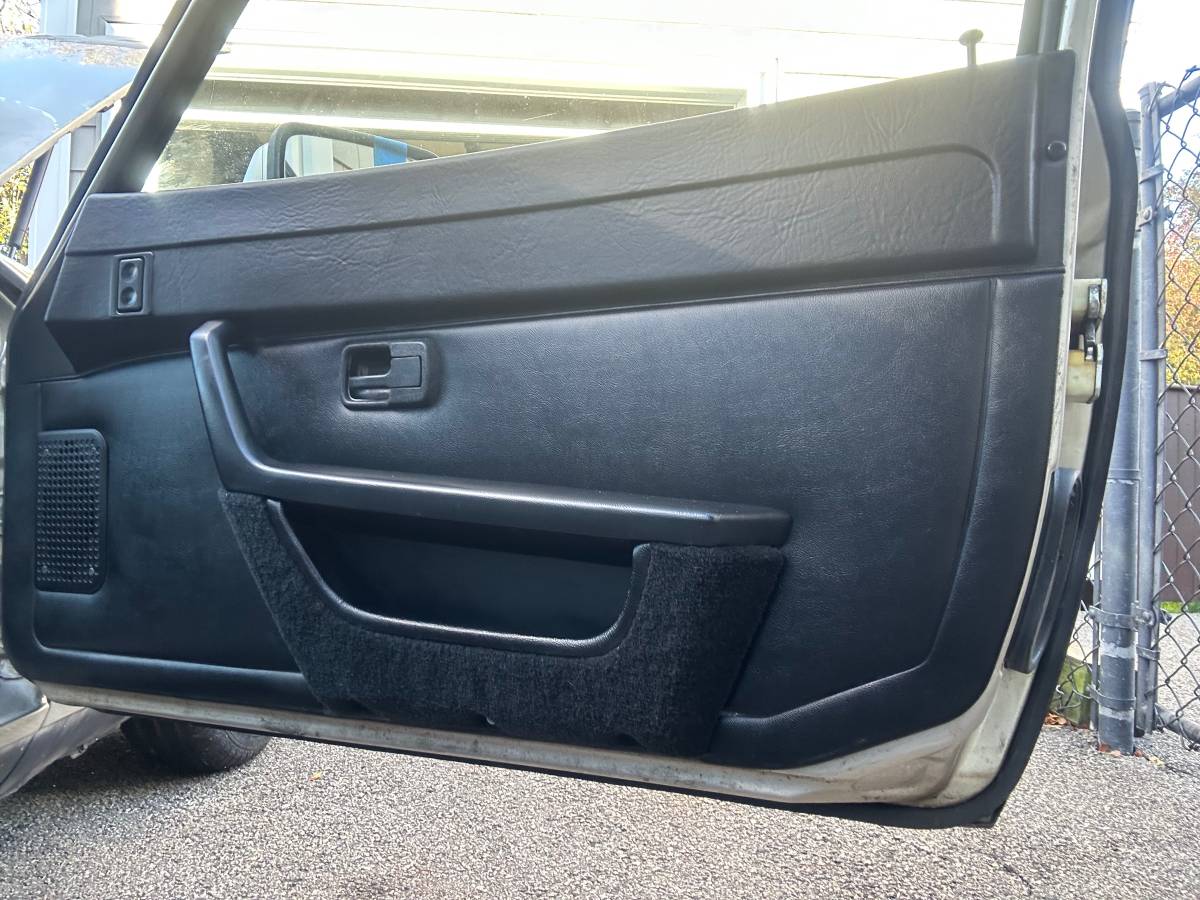 Porsche-924s-1988-14