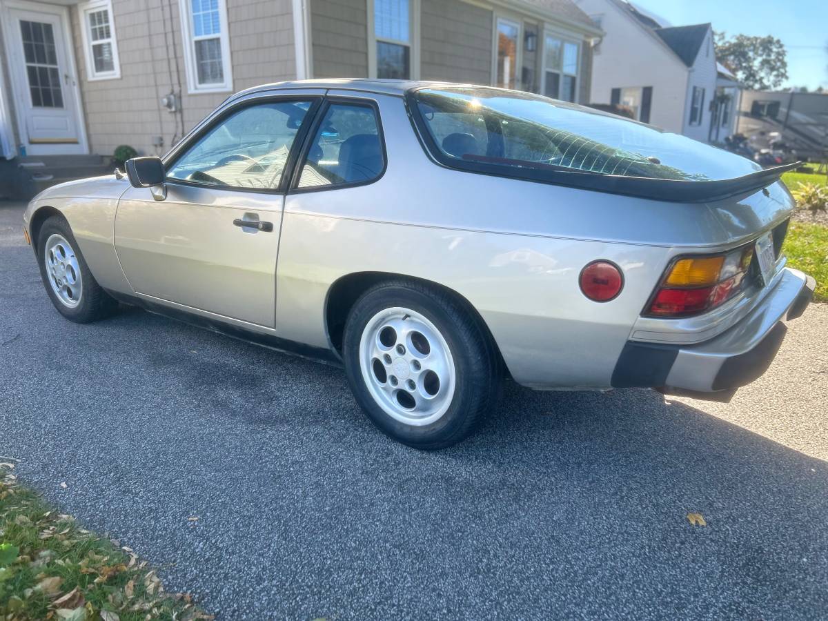 Porsche-924s-1988-17