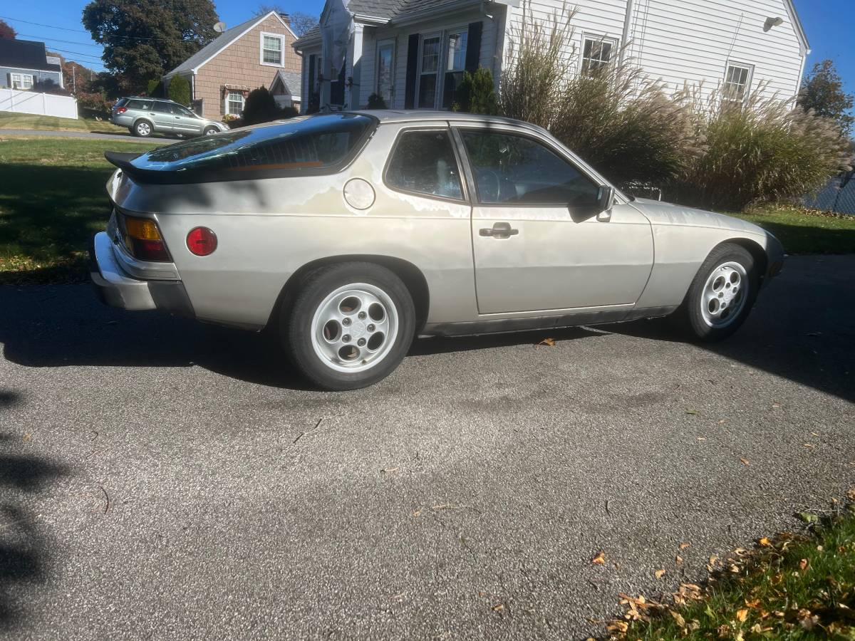 Porsche-924s-1988