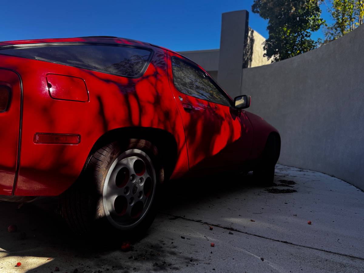 Porsche-928-1978-4