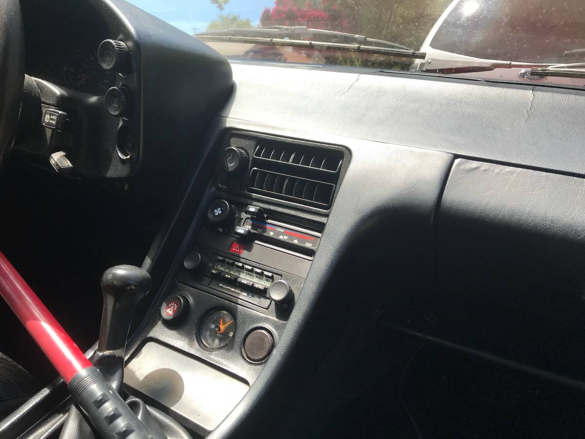 Porsche-928-1979-red-12