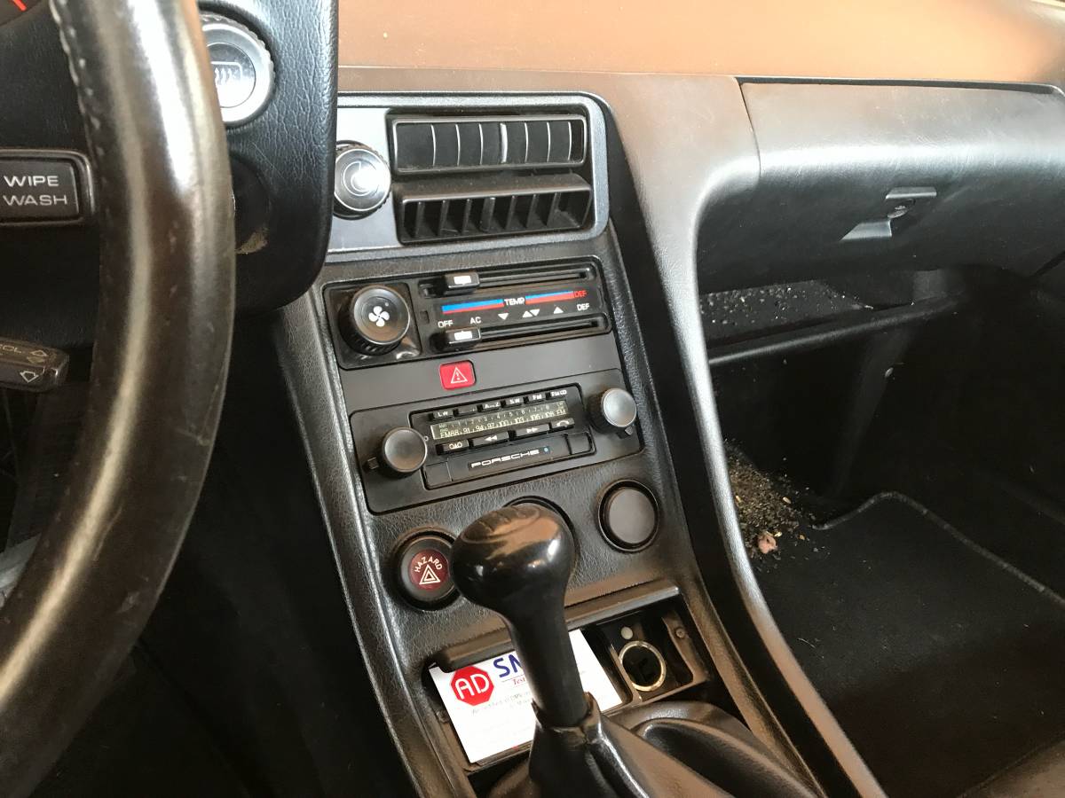 Porsche-928-1979-red-19