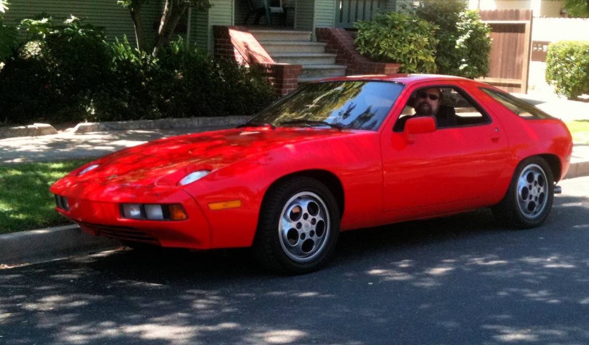 Porsche-928-1979-red-20