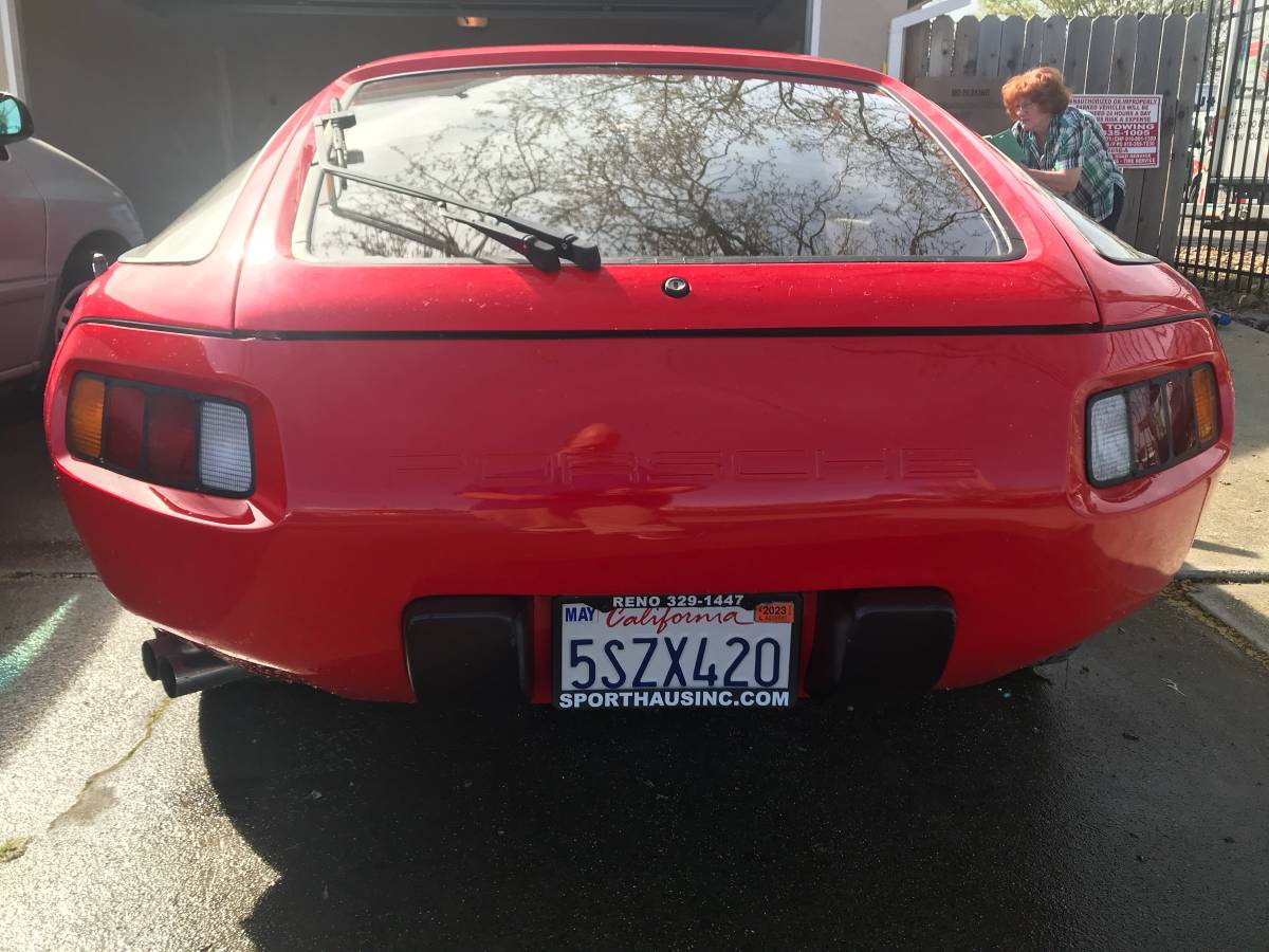 Porsche-928-1979-red-21