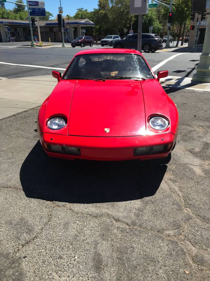 Porsche-928-1979-red-5