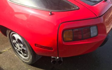 Porsche-928-1979-red-6