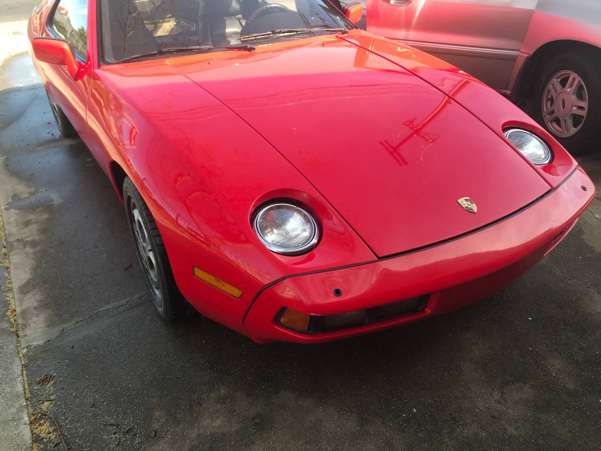 Porsche-928-1979-red-7