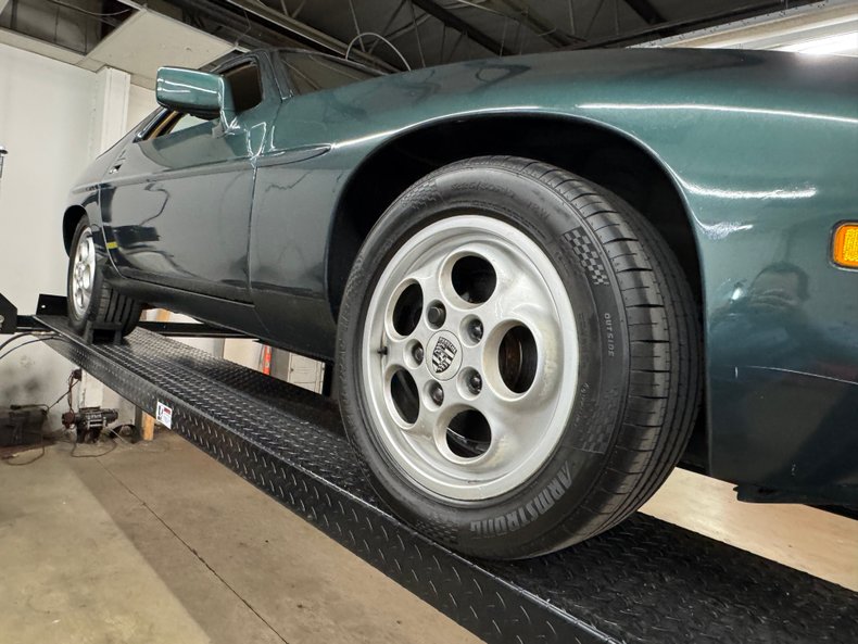 Porsche-928-1982-Moss-Green-Metallic-Tan-18