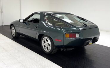 Porsche-928-1982-Moss-Green-Metallic-Tan-2
