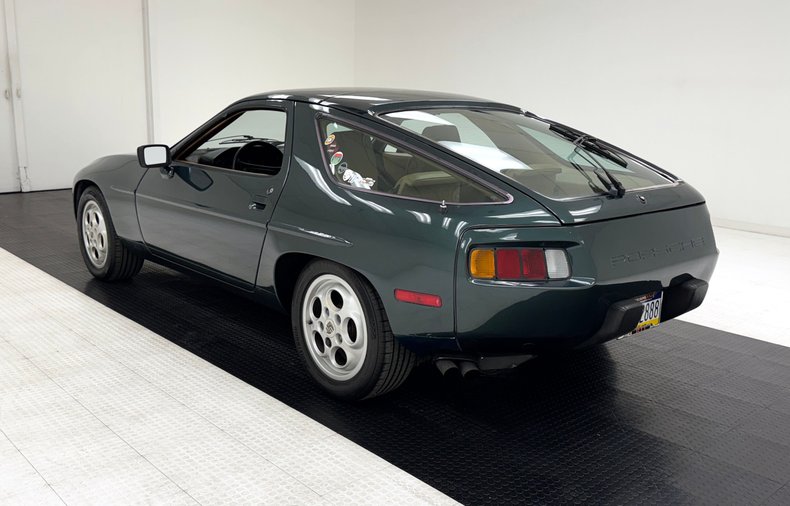 Porsche-928-1982-Moss-Green-Metallic-Tan-2