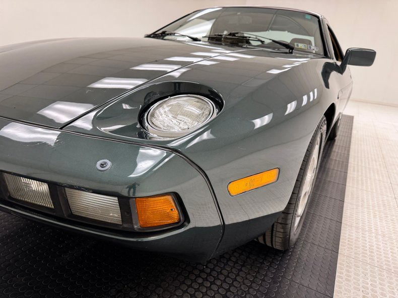 Porsche-928-1982-Moss-Green-Metallic-Tan-9