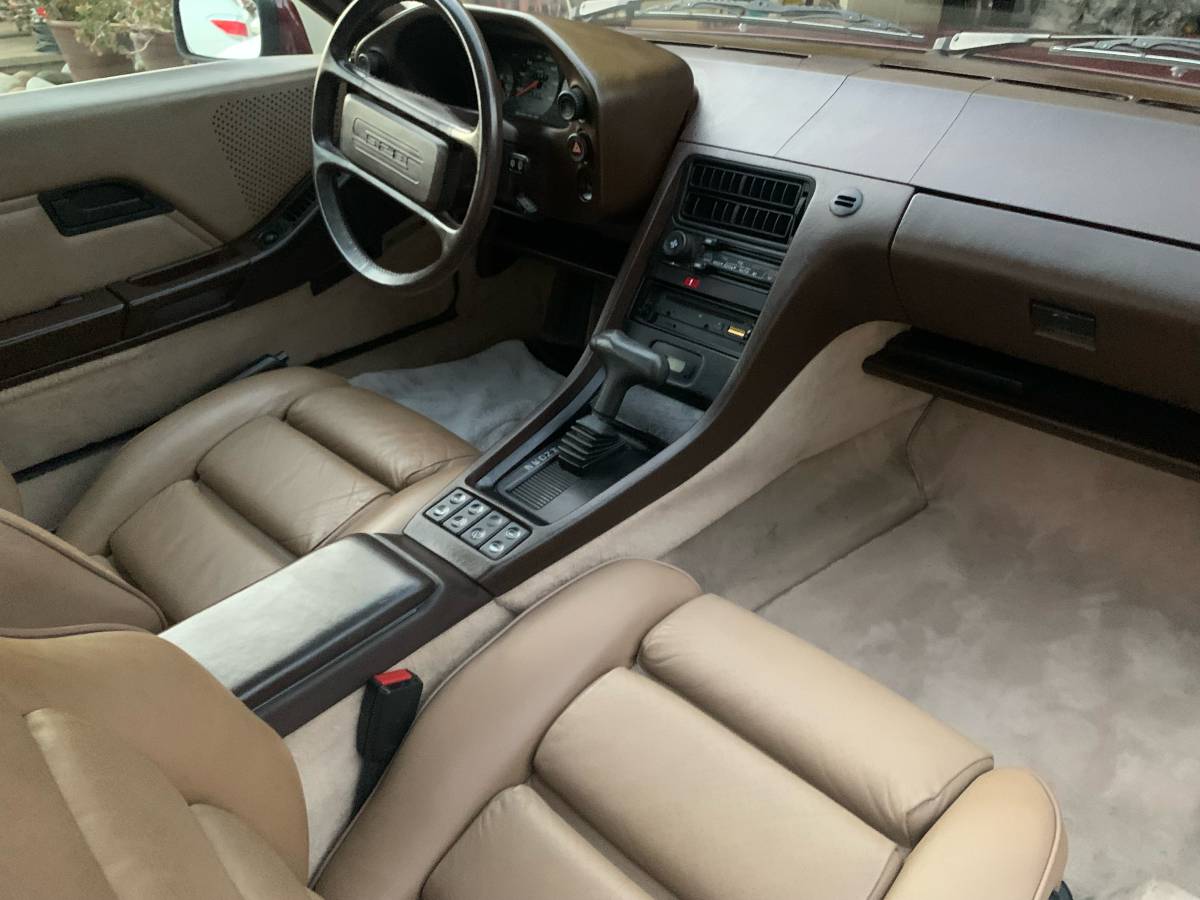 Porsche-928-1983-red-11