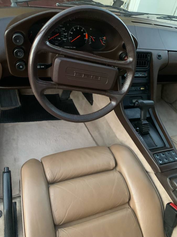 Porsche-928-1983-red-15