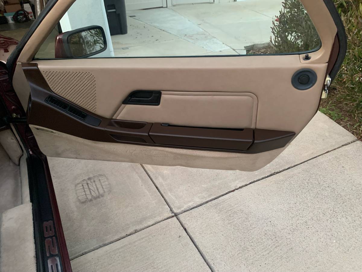 Porsche-928-1983-red-18