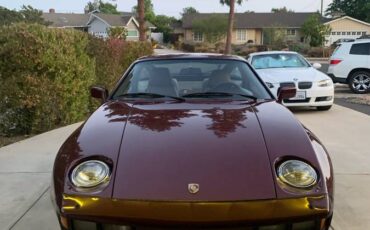 Porsche-928-1983-red-3