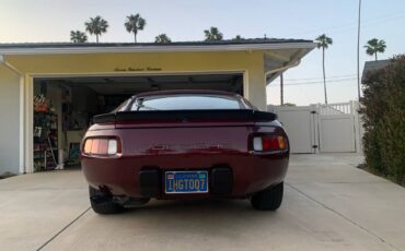 Porsche-928-1983-red-5