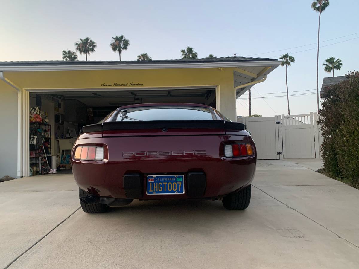 Porsche-928-1983-red-5
