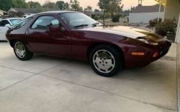 Porsche-928-1983-red-7