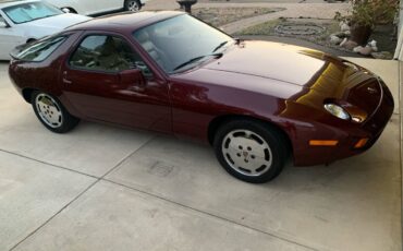 Porsche-928-1983-red-8