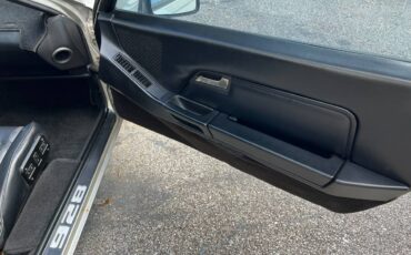 Porsche-928-1983-silver-17