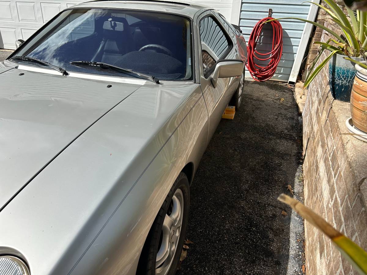 Porsche-928-1983-silver-2