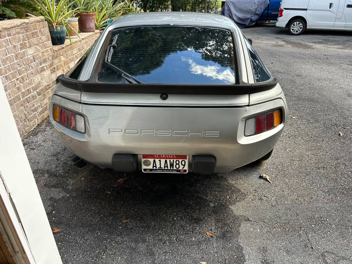 Porsche-928-1983-silver-4