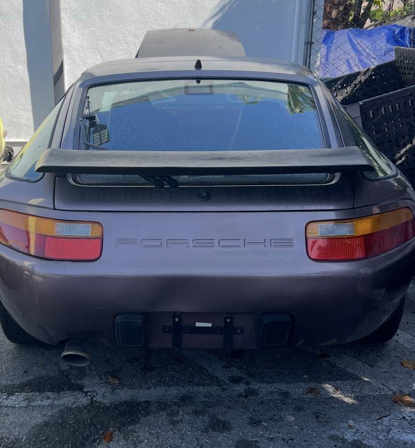 Porsche-928-1988-10