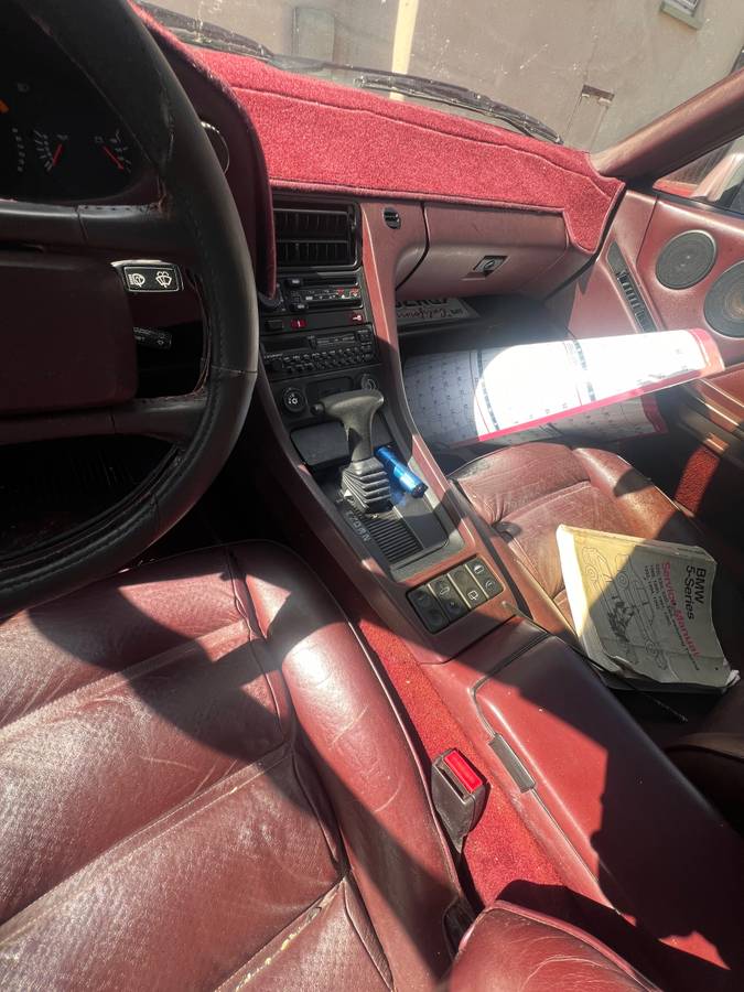 Porsche-928-1988-17