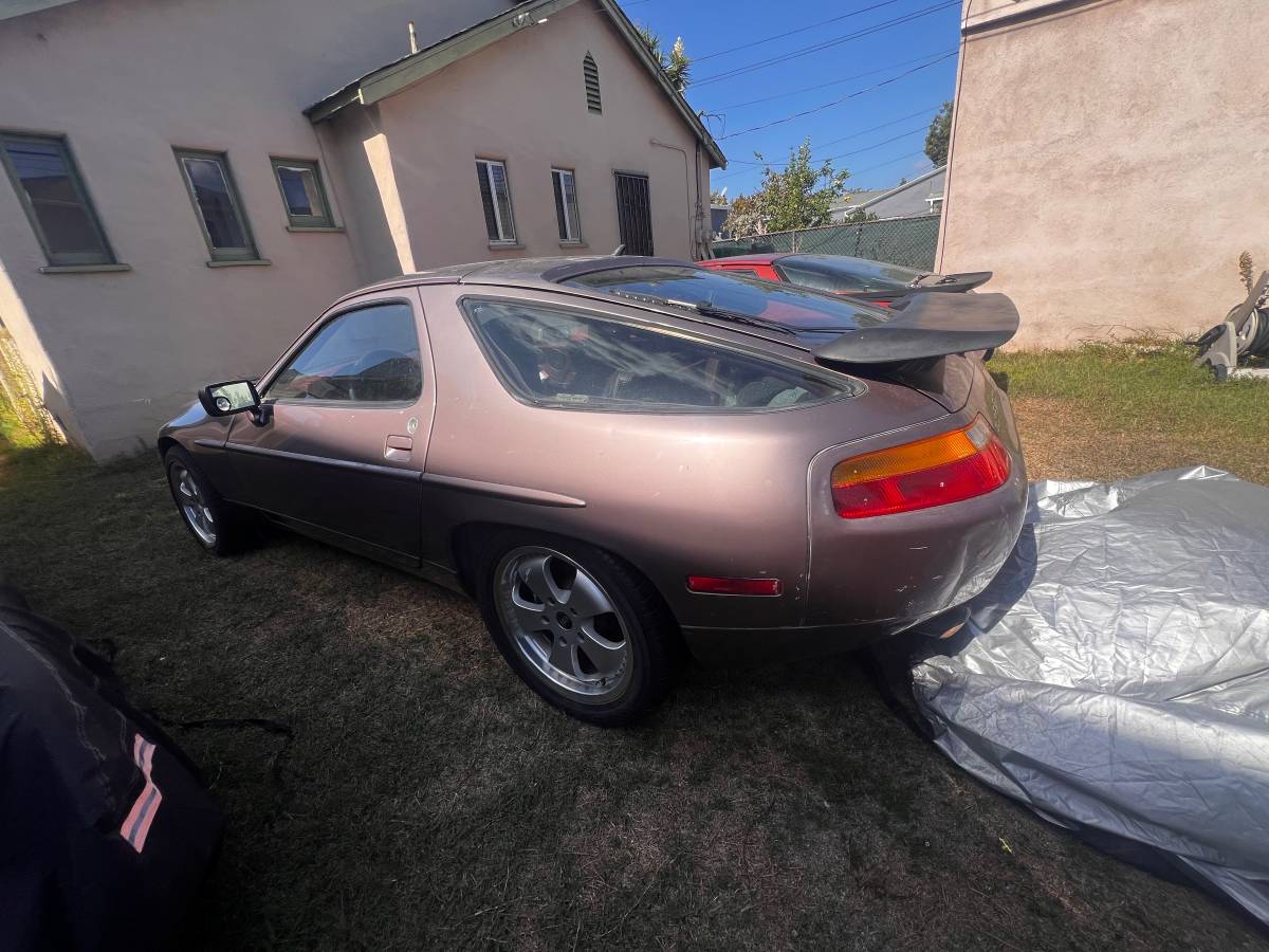 Porsche-928-1988-2